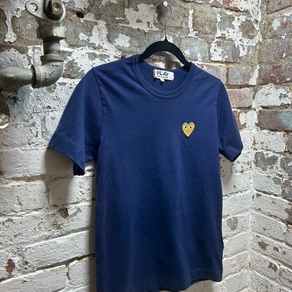 Play Comme des Garcons Navy Blue Women’s s
Size Large T-Shirt with Heart Patch - Picture 5 of 6